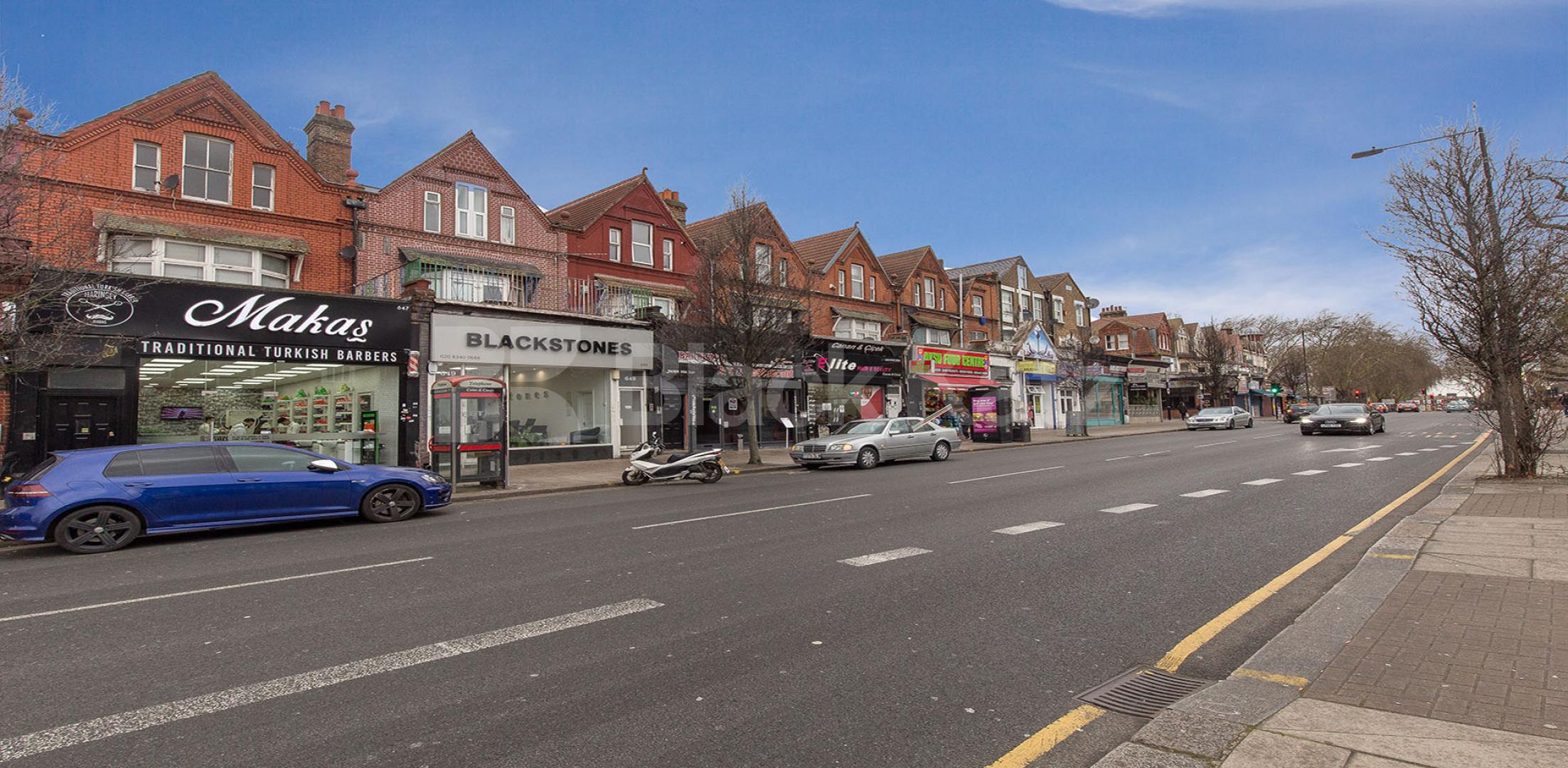 			Huge Two Bed Apartment !, 2 Bedroom, 1 bath, 1 reception Flat			 Green lanes, Turnpike Lane, N8